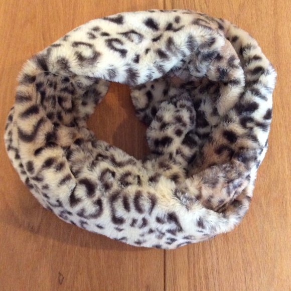 Animal Print fluffy  Infinity Scarf, Brown & tan - Picture 1 of 5